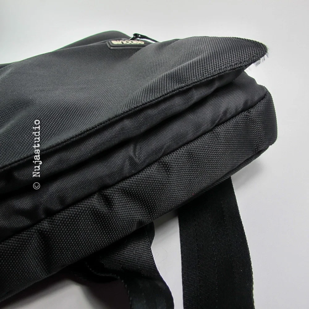 Incase Shoulder Computer Bag W/Strap and H…